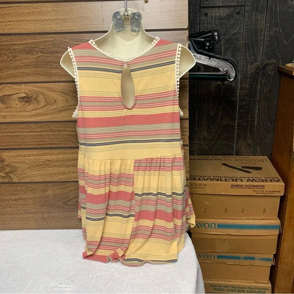 143 Story sleeveless top warm tone colors size medium but would fit up - Picture 5 of 8